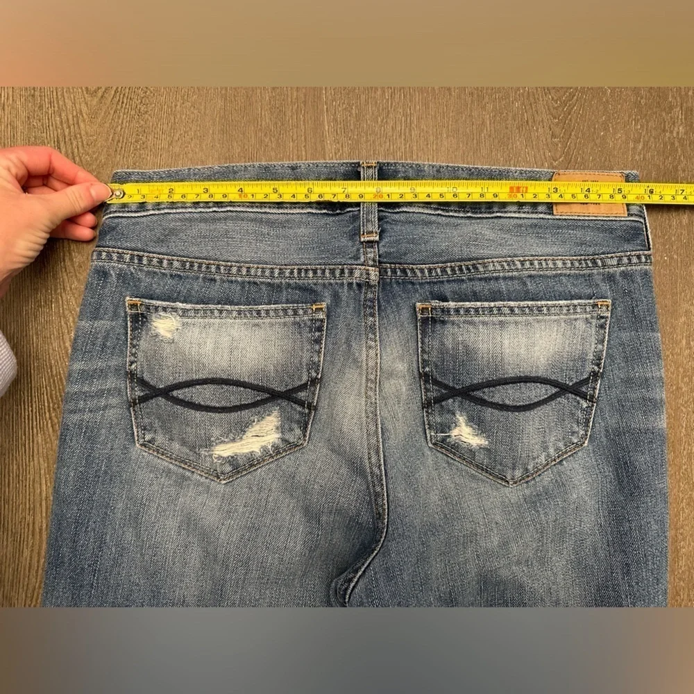 ABERCROMBIE AND FITCH DISTRESSED SKINNY JEANS - Size 27 / 4